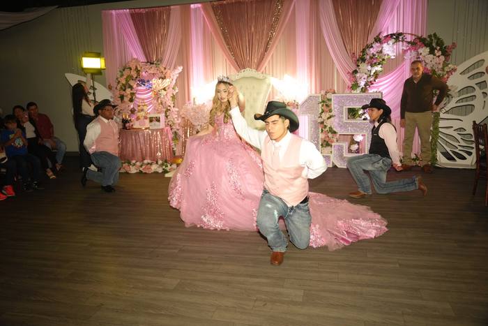 Foto de los XV años de Michell