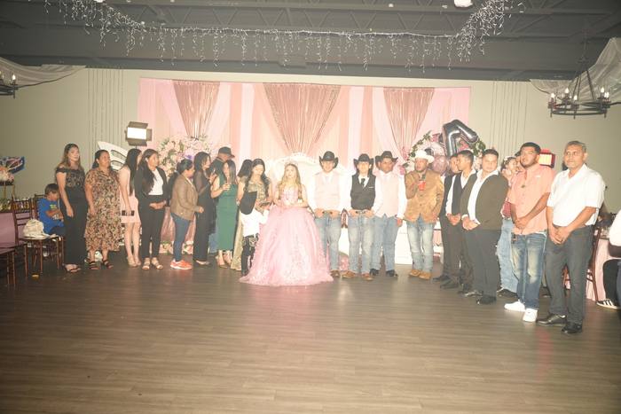 Foto de los XV años de Michell