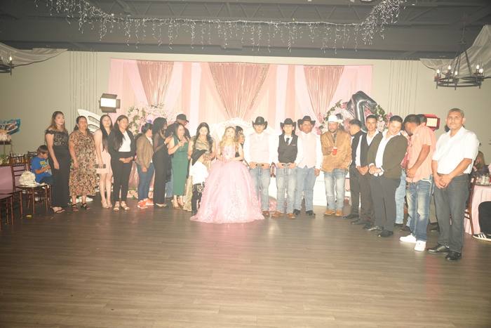 Foto de los XV años de Michell