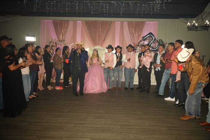 Foto de los XV años de Michell