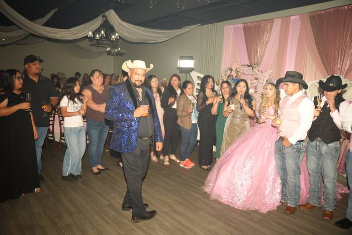 Foto de los XV años de Michell