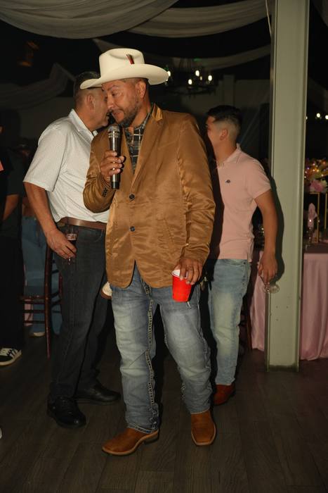 Foto de los XV años de Michell