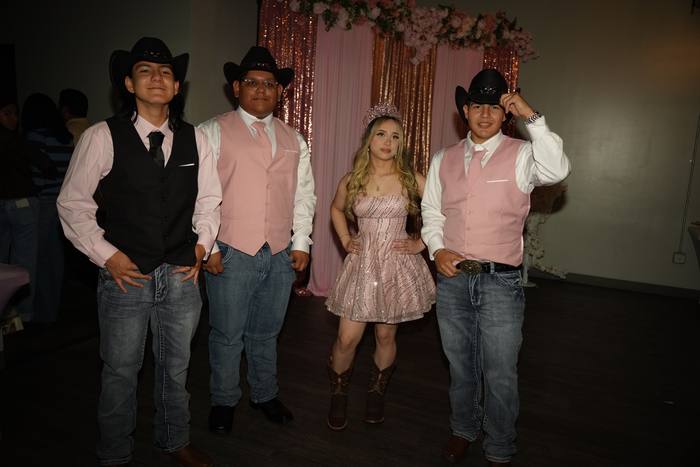 Foto de los XV años de Michell