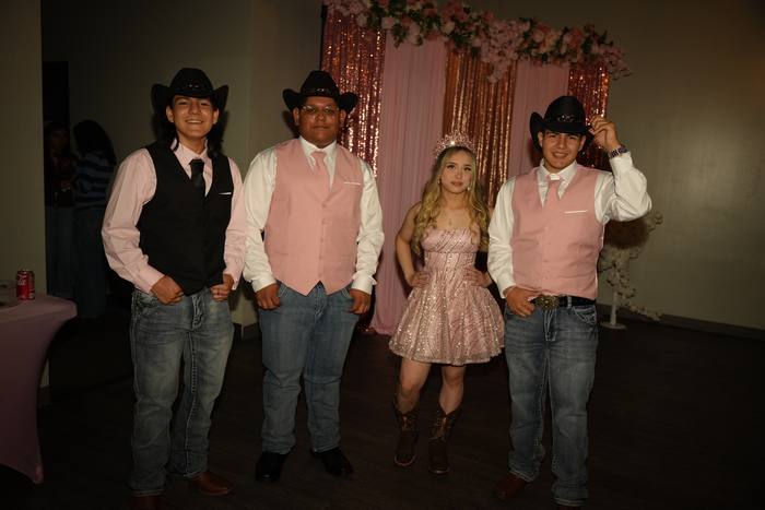 Foto de los XV años de Michell