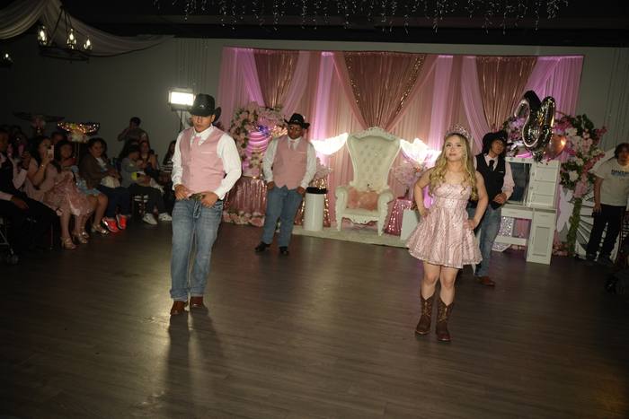 Foto de los XV años de Michell