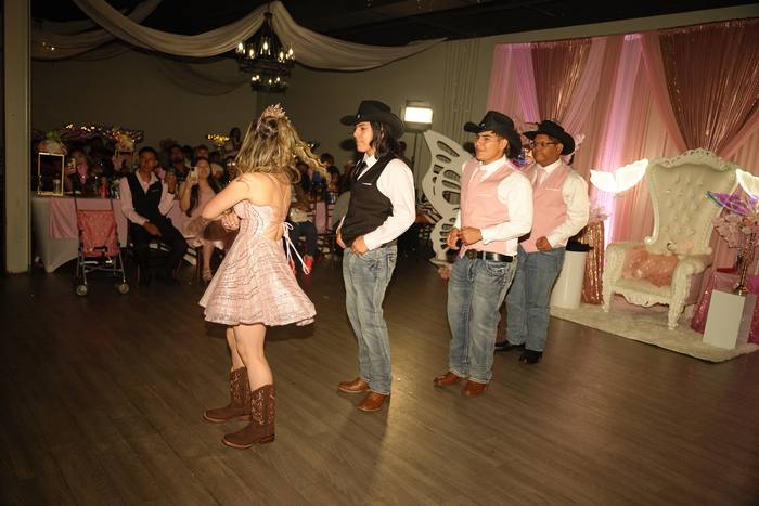 Foto de los XV años de Michell