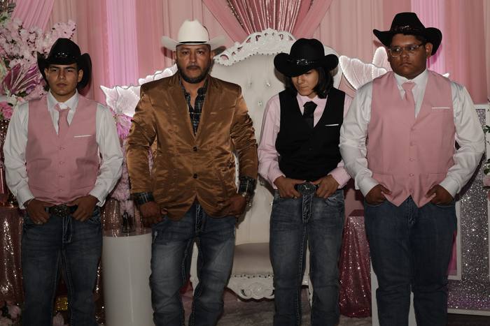 Foto de los XV años de Michell
